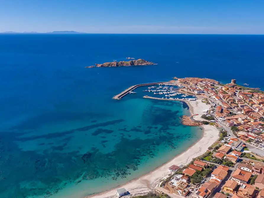 Immagine 29 di Appartamento in vendita  a Trinità D'agultu E Vignola