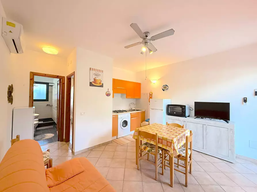 Immagine 5 di Appartamento in vendita  in Via Ugo Foscolo a Badesi