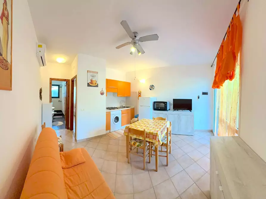 Immagine 11 di Appartamento in vendita  in Via Ugo Foscolo a Badesi