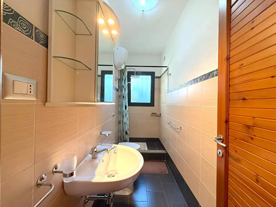 Immagine 13 di Appartamento in vendita  in Via Ugo Foscolo a Badesi