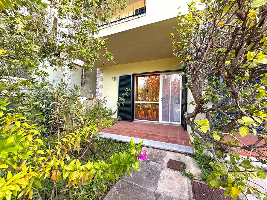 Immagine 2 di Appartamento in vendita  in Via Ugo Foscolo a Badesi