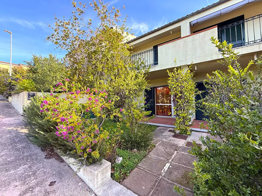 Immagine 17 di Appartamento in vendita  in Via Ugo Foscolo a Badesi