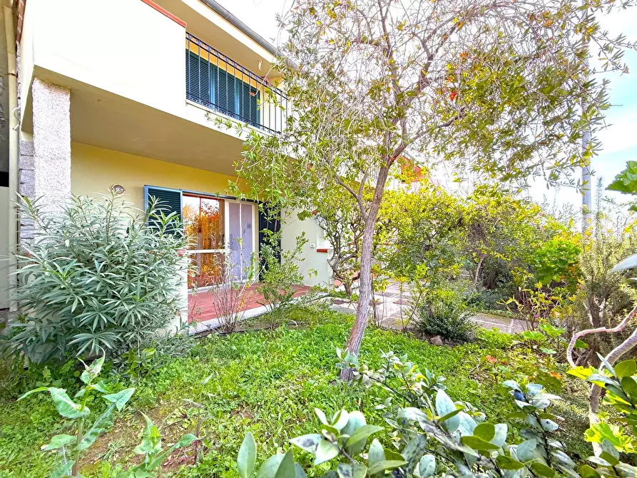 Immagine 18 di Appartamento in vendita  in Via Ugo Foscolo a Badesi