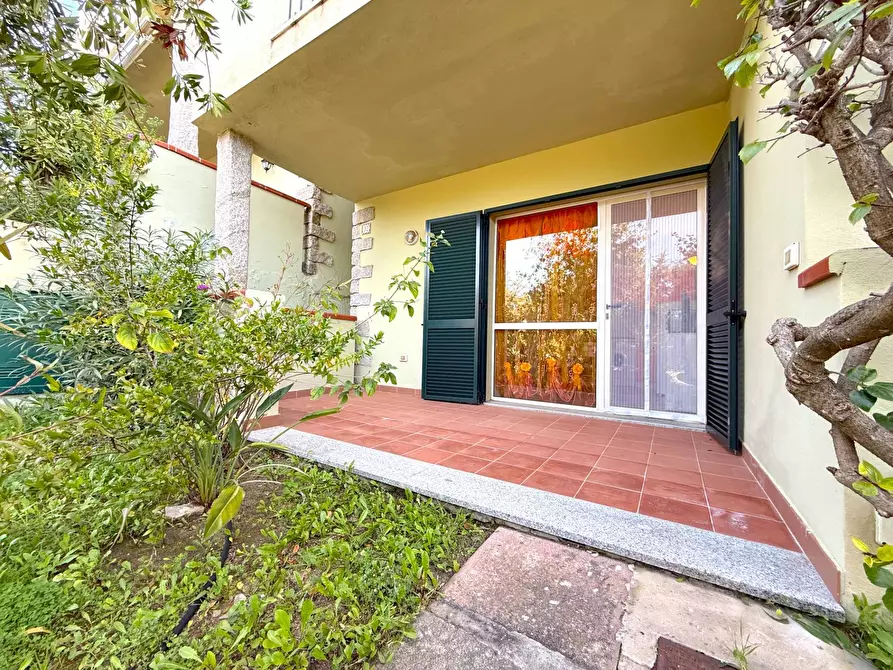 Immagine 3 di Appartamento in vendita  in Via Ugo Foscolo a Badesi