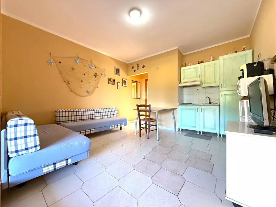 Immagine 2 di Appartamento in vendita  in VIA UGO FOSCOLO a Badesi