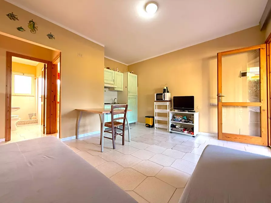 Immagine 5 di Appartamento in vendita  in VIA UGO FOSCOLO a Badesi