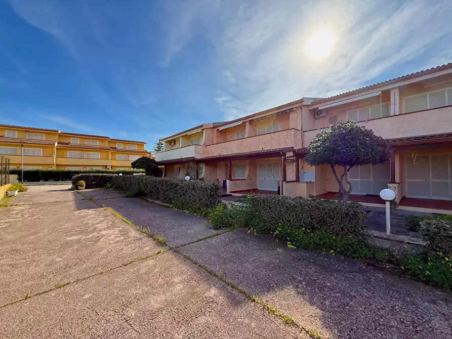 Immagine 14 di Appartamento in vendita  in VIA UGO FOSCOLO a Badesi