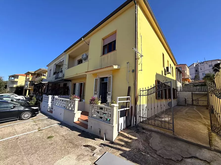 Immagine 2 di Appartamento in vendita  in Via Mare a Badesi