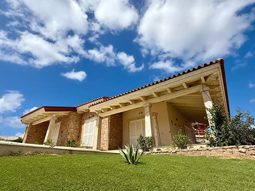 Immagine 4 di Villa in vendita  in Isola Rossa a Trinità D'agultu E Vignola