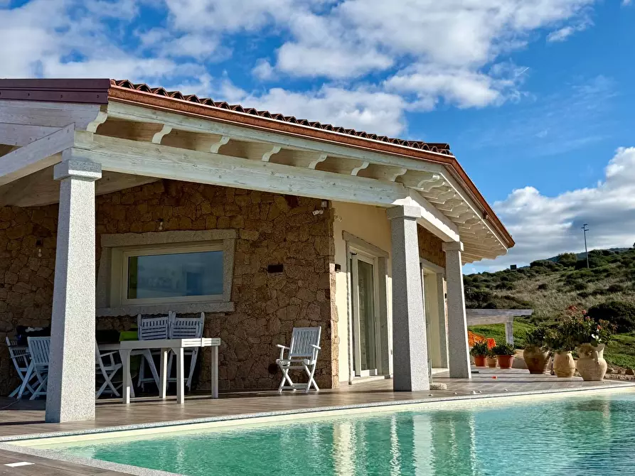 Immagine 1 di Villa in vendita  in Isola Rossa a Trinità D'agultu E Vignola