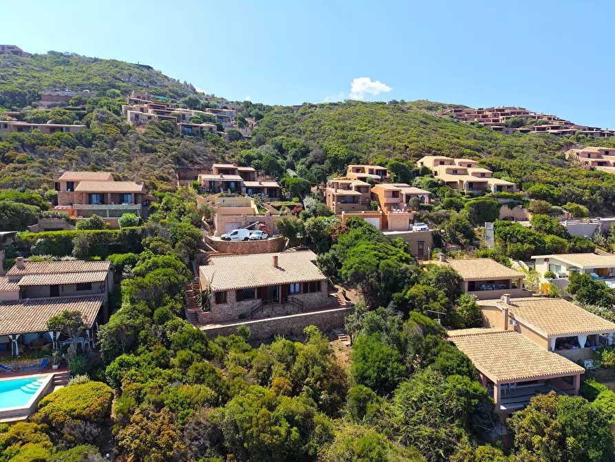 Immagine 2 di Villa in vendita  a Trinità D'agultu E Vignola