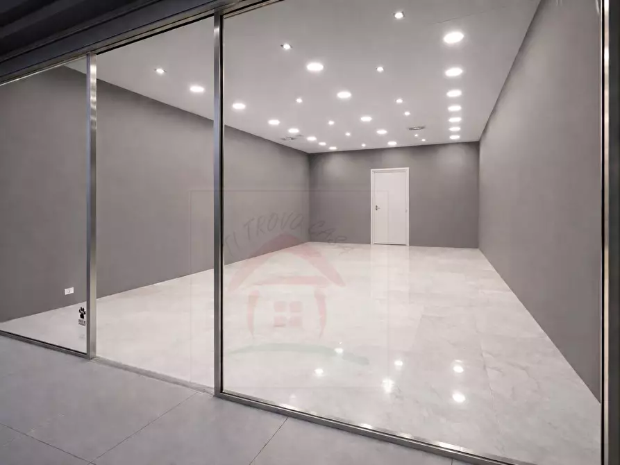 Immagine 1 di Locale commerciale in affitto  in Via Tamarisi 2 a Pergine Valsugana