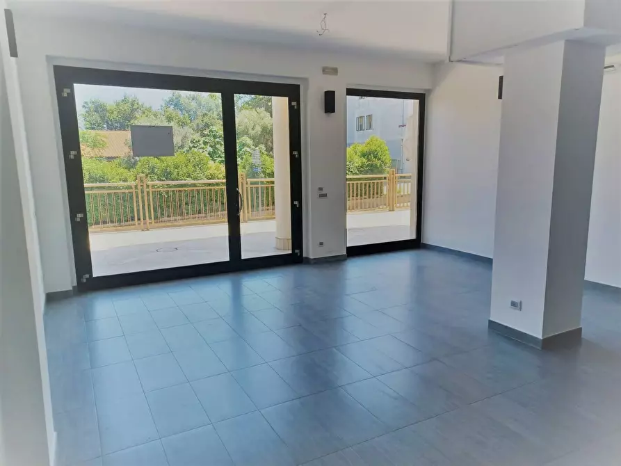 Immagine 4 di Locale commerciale in affitto  in Via Ciccarone a Vasto