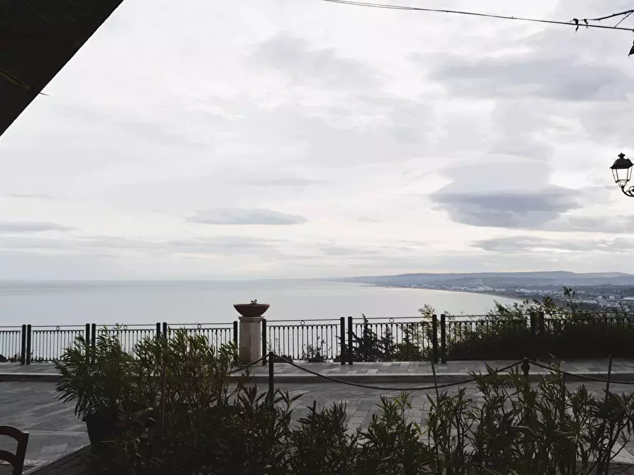 Immagine 6 di Attività commerciale in vendita  in VIA ADRIATICA 31 a Vasto