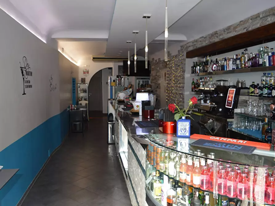 Immagine 3 di Locale commerciale in vendita  in Via Piazza Caprioli 9 a Vasto