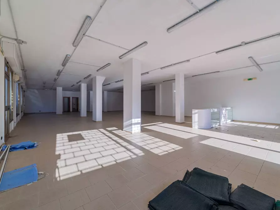 Immagine 3 di Locale commerciale in affitto  in PIAZZA GIOVINE SNC a Vasto