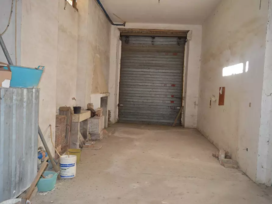 Immagine 3 di Box auto in vendita  in Via del Giglio 68 a Vasto