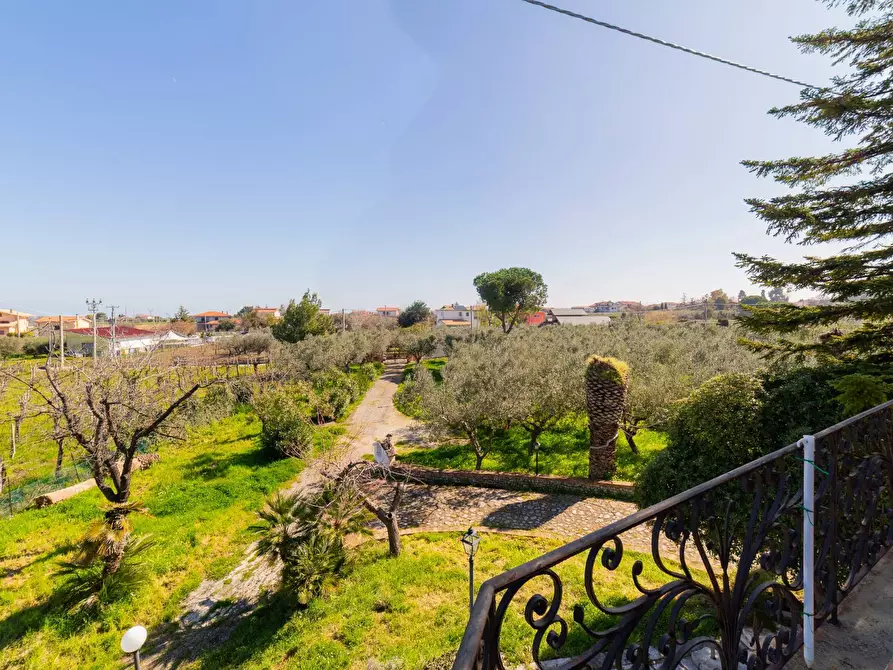 Immagine 54 di Villa in vendita  in Via Piana del Lago 47 a Casalbordino