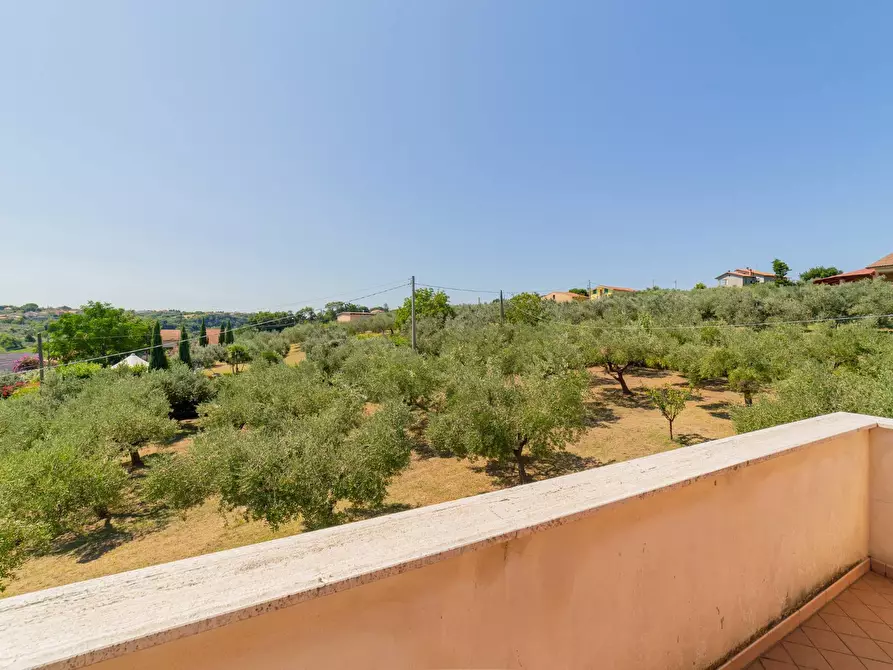 Immagine 34 di Villa in vendita  in Via Maddalena 49/a a Vasto