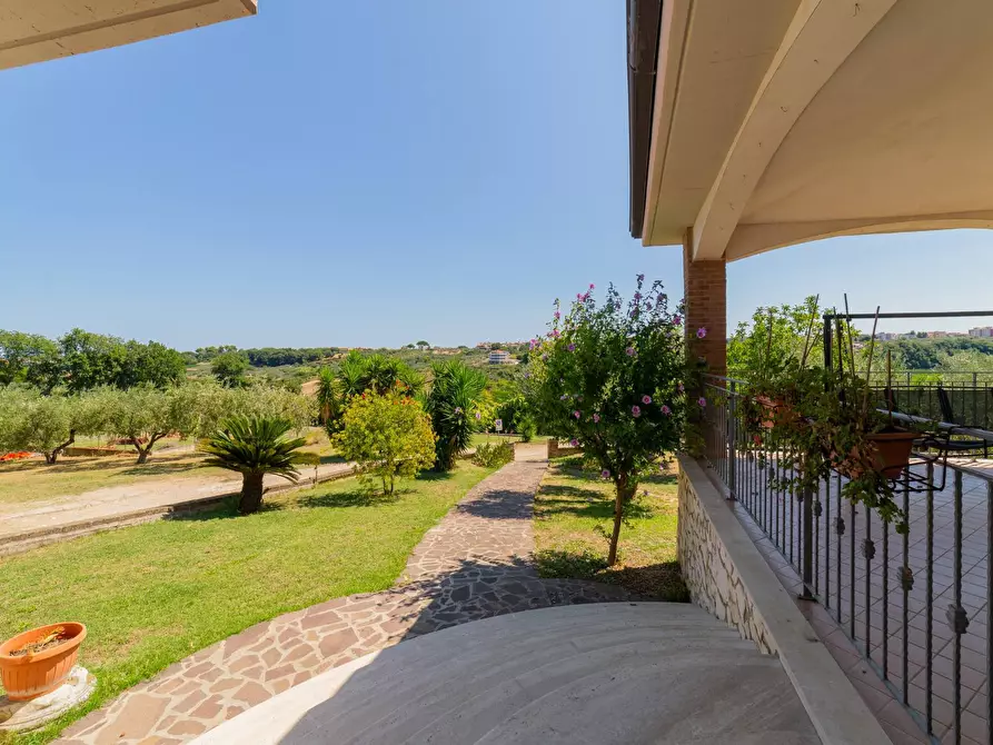 Immagine 46 di Villa in vendita  in Via Maddalena 49/a a Vasto