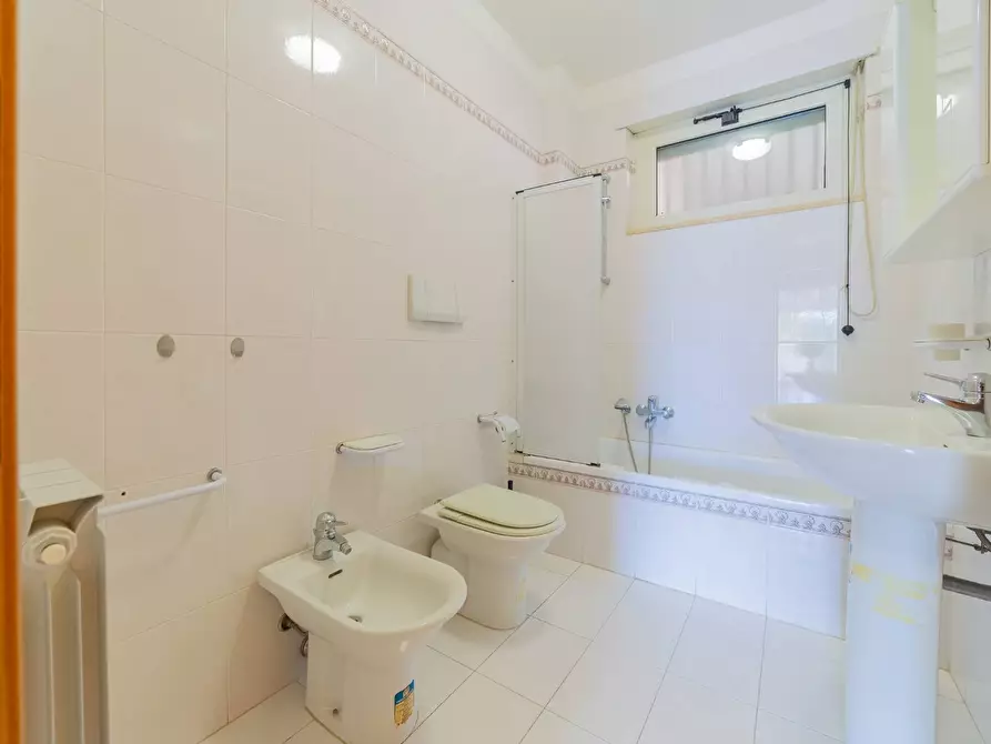 Immagine 20 di Appartamento in vendita  in via Libeccio 3 a Vasto