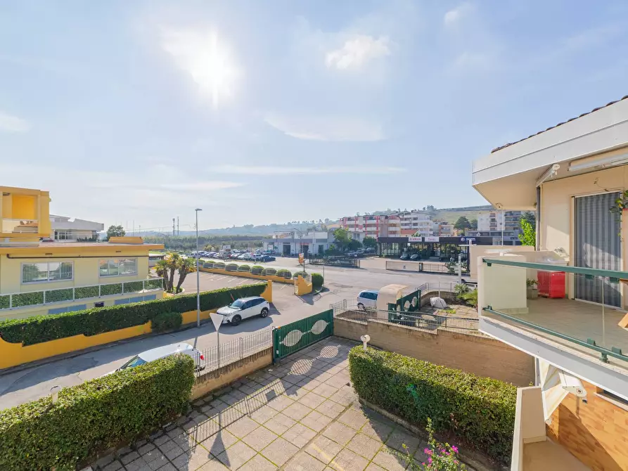 Immagine 8 di Appartamento in vendita  in via Libeccio 3 a Vasto