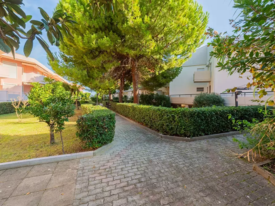 Immagine 29 di Appartamento in vendita  in via Libeccio 3 a Vasto