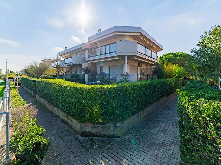 Immagine 33 di Appartamento in vendita  in via Libeccio 3 a Vasto