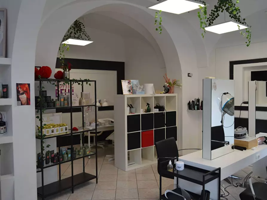 Immagine 2 di Locale commerciale in vendita  in VIA VITTORIO VENETO 94 a Vasto