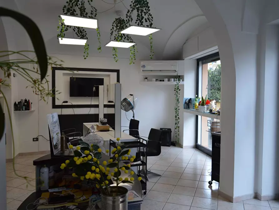 Immagine 3 di Locale commerciale in vendita  in VIA VITTORIO VENETO 94 a Vasto