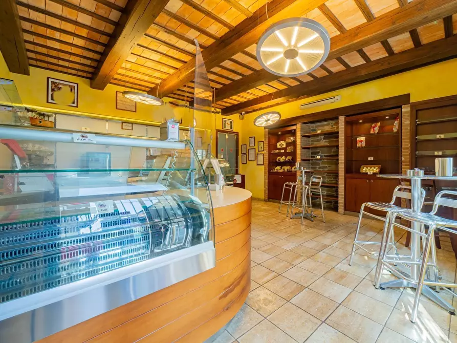 Immagine 2 di Locale commerciale in vendita  in CORSO PLEBISCITO 51 a Vasto