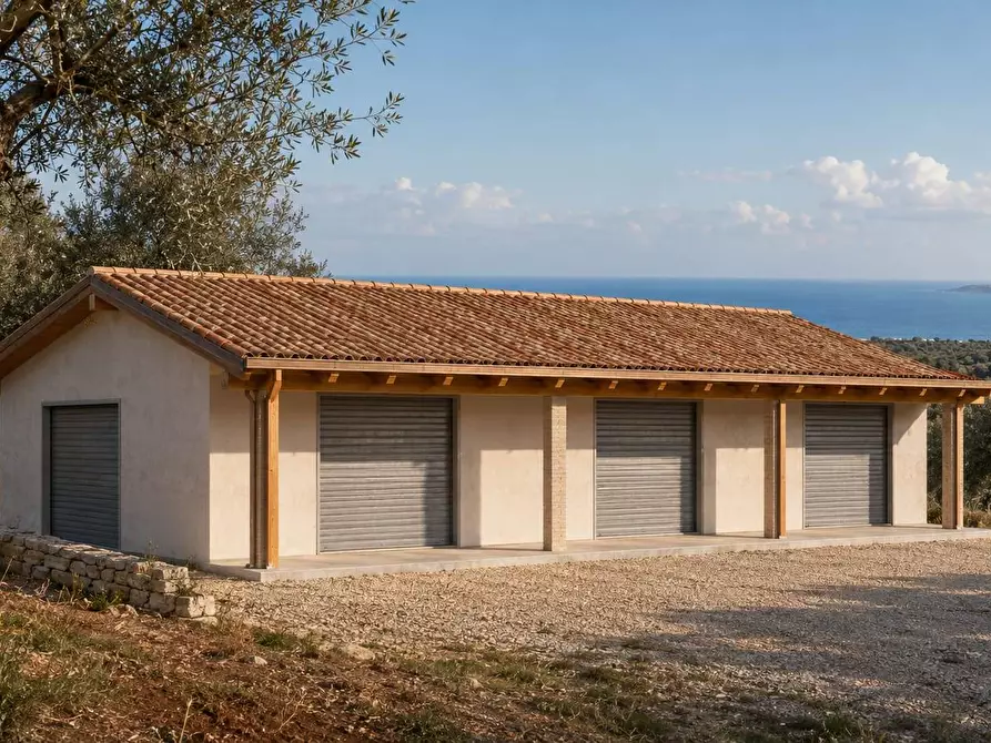 Immagine 1 di Terreno agricolo in vendita  in Via della Croce di Montevecchio 30 a Vasto