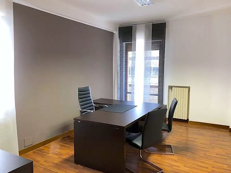 Immagine 1 di Ufficio in affitto  in Via Campania a San Benedetto Del Tronto