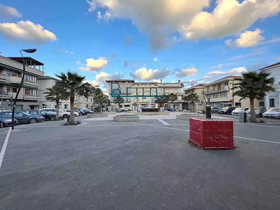 Immagine 15 di Locale commerciale in affitto  in Viale della Vittoria 13 a Alba Adriatica