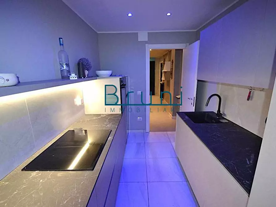 Immagine 6 di Appartamento in vendita  in Viale Alcice De Gasperi a San Benedetto Del Tronto