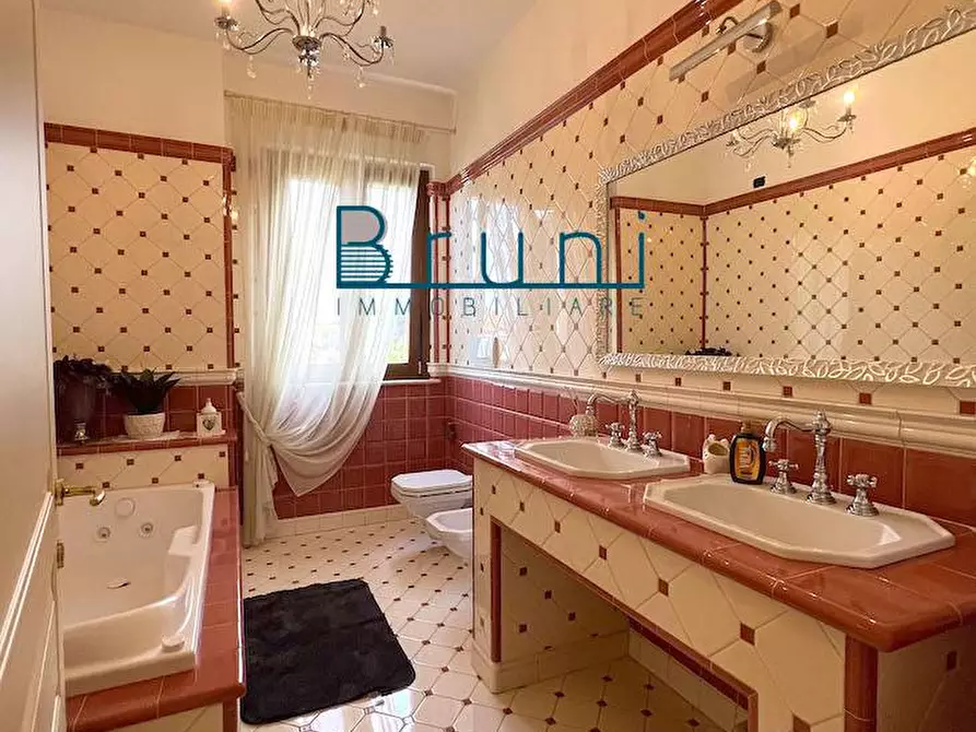 Immagine 25 di Appartamento in vendita  in Via Della Liberazione a San Benedetto Del Tronto