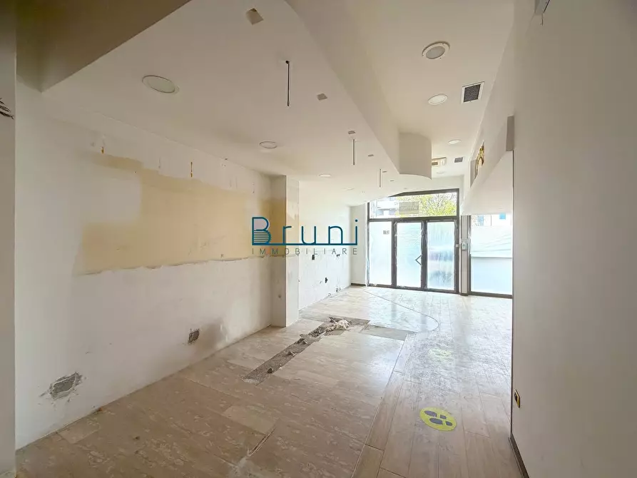 Immagine 5 di Locale commerciale in affitto  in Via Gino Moretti 21 a San Benedetto Del Tronto