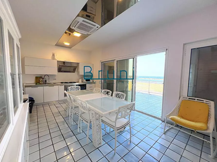 Immagine 13 di Villa in vendita  in Lungomare della Repubblica 35 a Grottammare