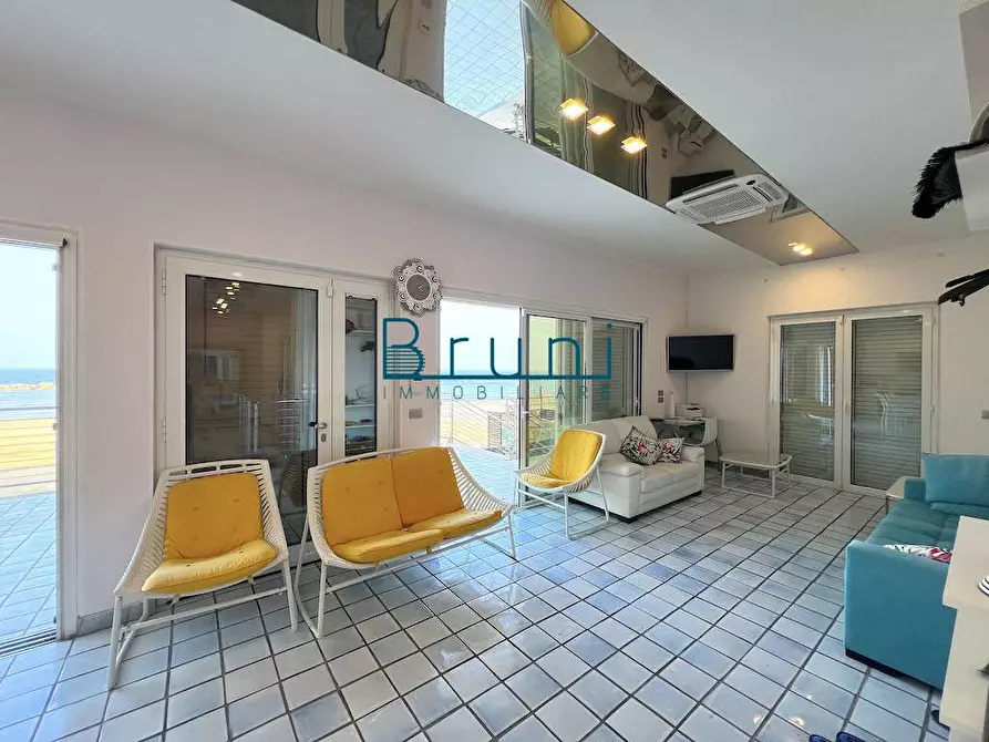 Immagine 14 di Villa in vendita  in Lungomare della Repubblica 35 a Grottammare