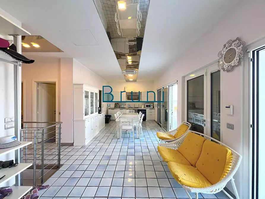 Immagine 15 di Villa in vendita  in Lungomare della Repubblica 35 a Grottammare