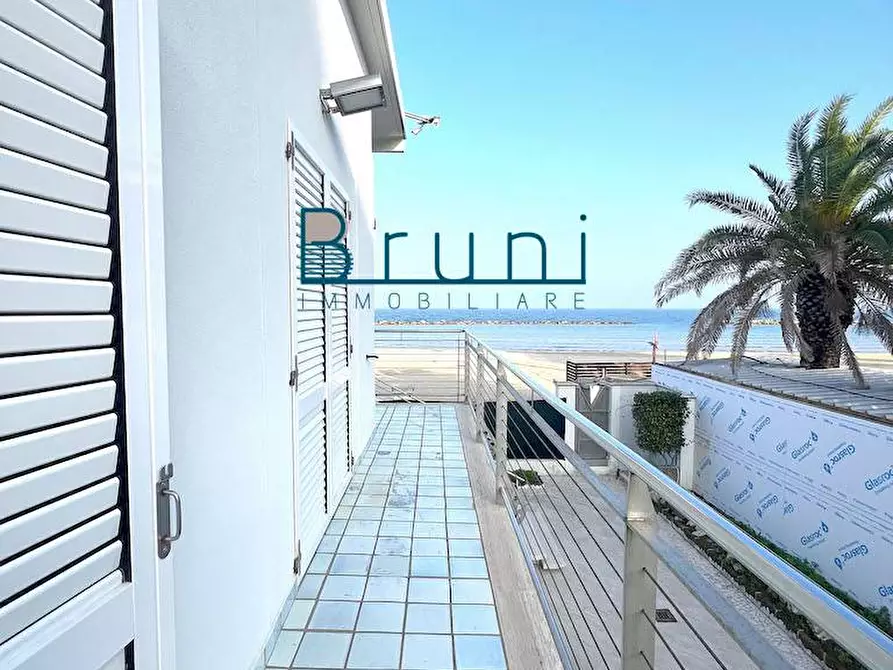 Immagine 19 di Villa in vendita  in Lungomare della Repubblica 35 a Grottammare