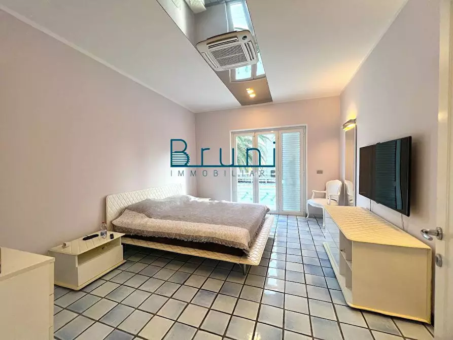 Immagine 22 di Villa in vendita  in Lungomare della Repubblica 35 a Grottammare