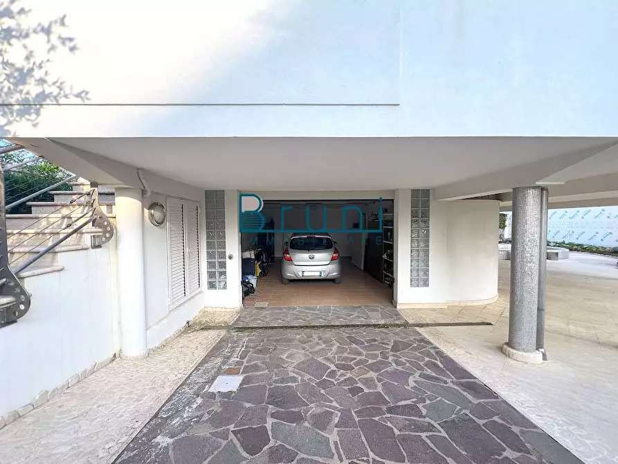 Immagine 33 di Villa in vendita  in Lungomare della Repubblica 35 a Grottammare