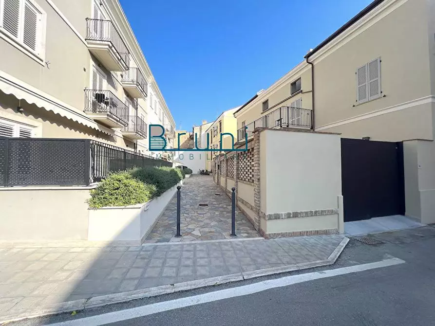 Immagine 11 di Appartamento in vendita  in Via Aspromonte a San Benedetto Del Tronto
