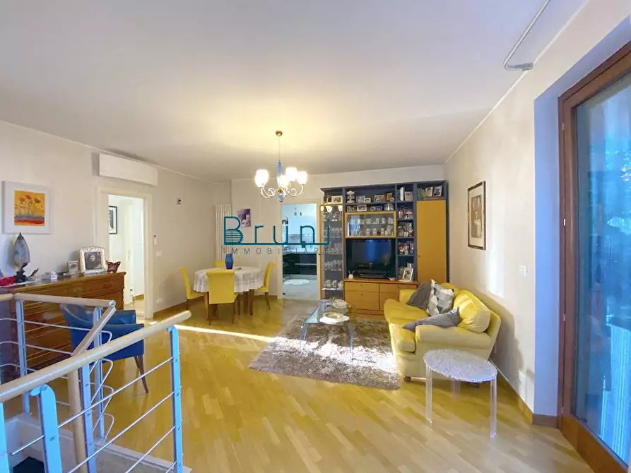 Immagine 4 di Appartamento in vendita  in Carnia a San Benedetto Del Tronto