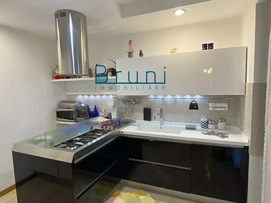 Immagine 8 di Appartamento in vendita  in Carnia a San Benedetto Del Tronto