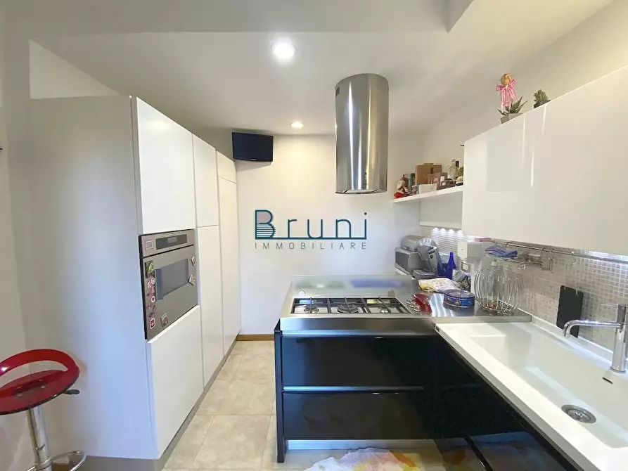 Immagine 9 di Appartamento in vendita  in Carnia a San Benedetto Del Tronto