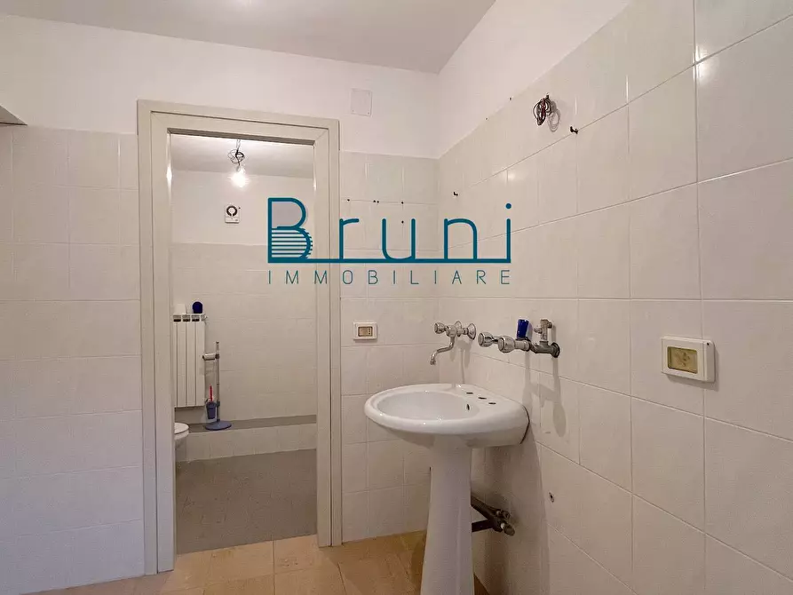 Immagine 8 di Magazzino in affitto  in Via Niccolò IV a San Benedetto Del Tronto