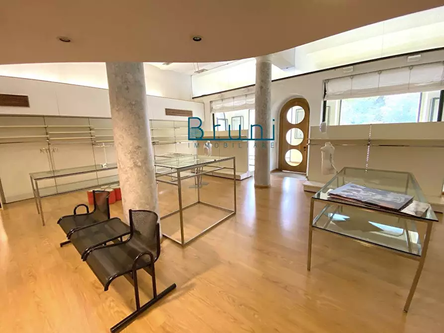 Immagine 6 di Locale commerciale in affitto  in Via Nazzario Sauro 90 a San Benedetto Del Tronto