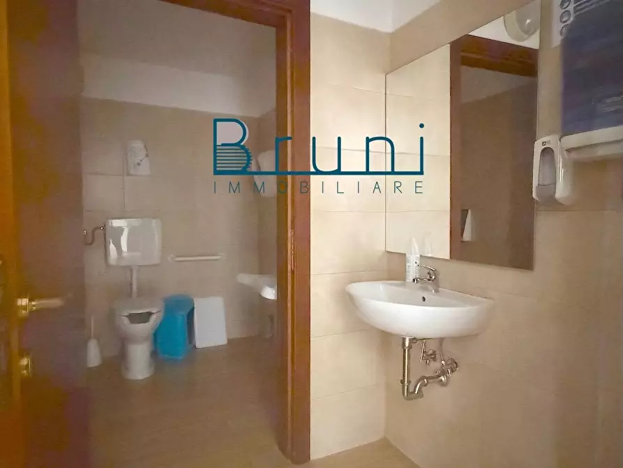 Immagine 7 di Locale commerciale in affitto  in Via Gino Moretti 21 a San Benedetto Del Tronto